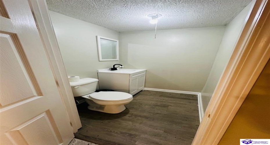 Cox Cemetery Rd, Campbellsville, Kentucky 42718, ,2 BathroomsBathrooms,For Sale,Cox Cemetery Rd,HK24004357