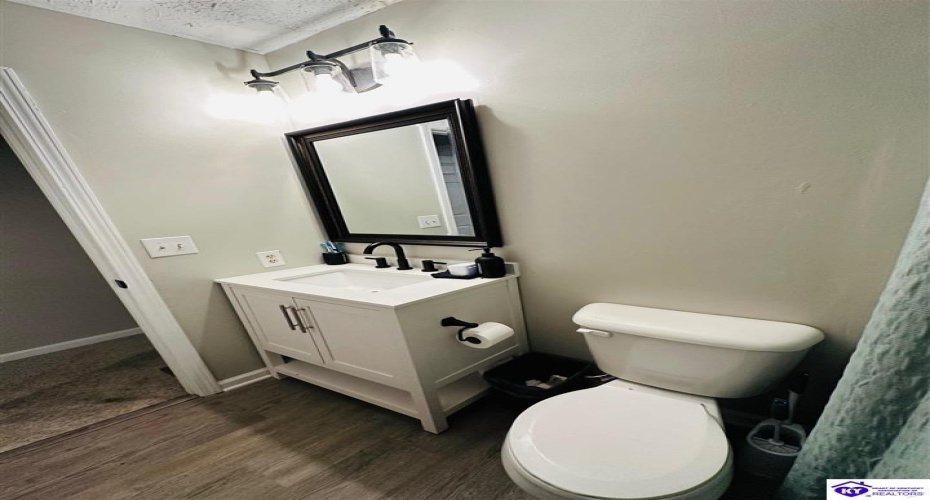 Cox Cemetery Rd, Campbellsville, Kentucky 42718, ,2 BathroomsBathrooms,For Sale,Cox Cemetery Rd,HK24004357