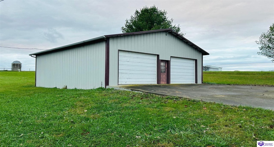 Cox Cemetery Rd, Campbellsville, Kentucky 42718, ,2 BathroomsBathrooms,For Sale,Cox Cemetery Rd,HK24004357