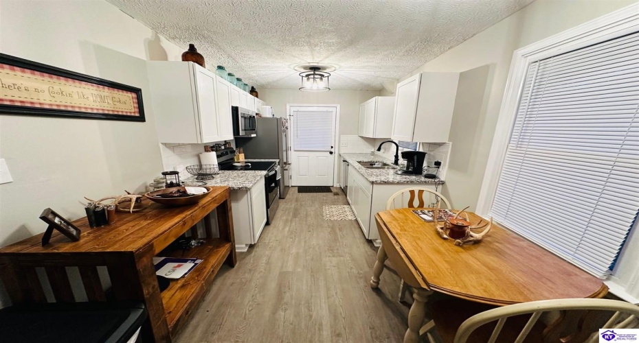 Cox Cemetery Rd, Campbellsville, Kentucky 42718, ,2 BathroomsBathrooms,For Sale,Cox Cemetery Rd,HK24004357