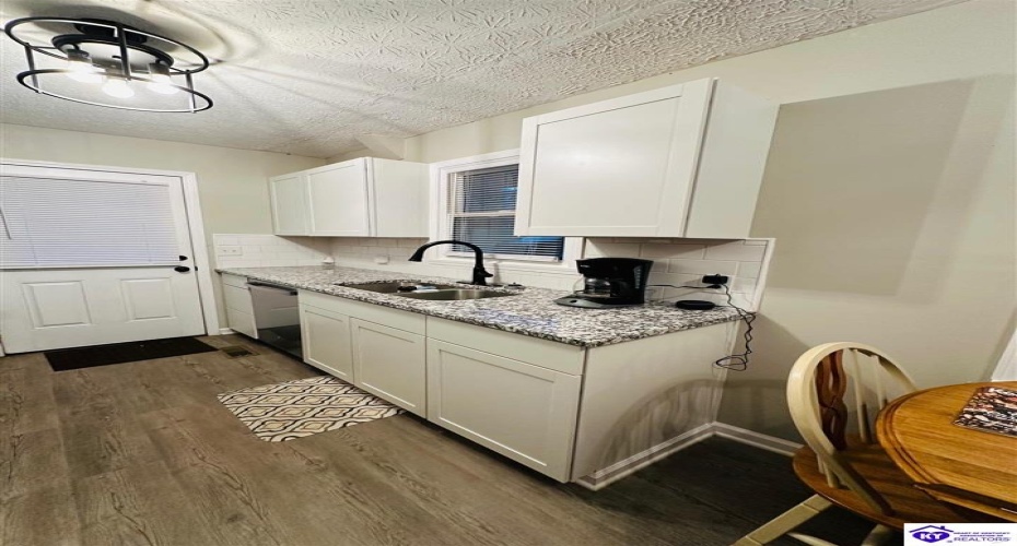 Cox Cemetery Rd, Campbellsville, Kentucky 42718, ,2 BathroomsBathrooms,For Sale,Cox Cemetery Rd,HK24004357