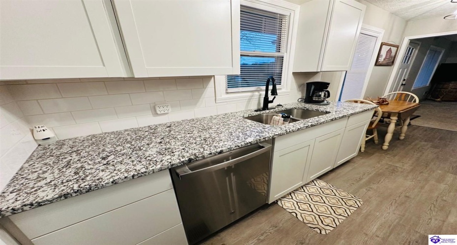 Cox Cemetery Rd, Campbellsville, Kentucky 42718, ,2 BathroomsBathrooms,For Sale,Cox Cemetery Rd,HK24004357