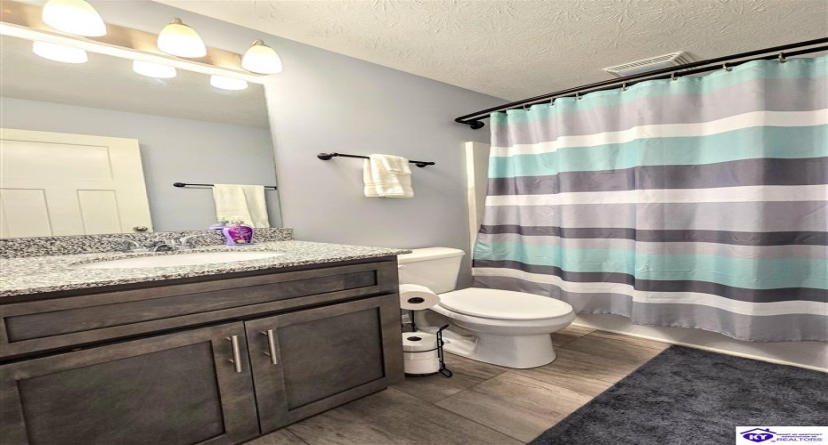 Sawgrass Avenue, Vine Grove, Kentucky 40175, ,3 BathroomsBathrooms,For Sale,Sawgrass Avenue,HK24002837