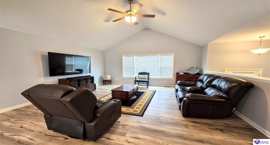 Sawgrass Avenue, Vine Grove, Kentucky 40175, ,3 BathroomsBathrooms,For Sale,Sawgrass Avenue,HK24002837