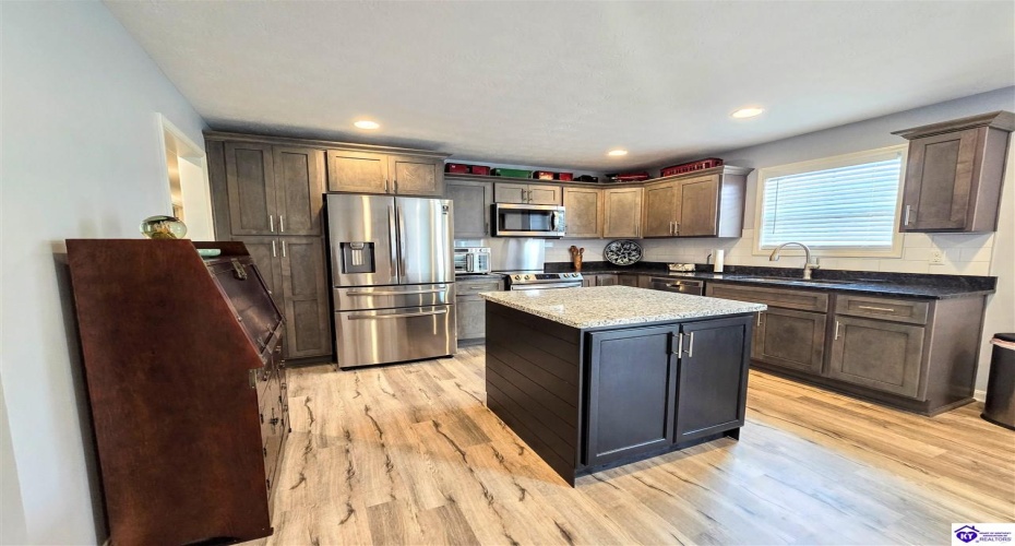 Sawgrass Avenue, Vine Grove, Kentucky 40175, ,3 BathroomsBathrooms,For Sale,Sawgrass Avenue,HK24002837