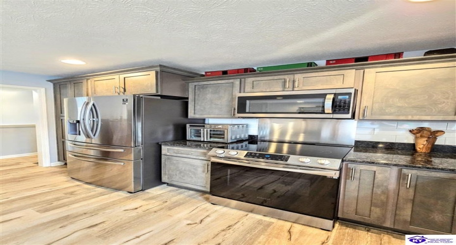 Sawgrass Avenue, Vine Grove, Kentucky 40175, ,3 BathroomsBathrooms,For Sale,Sawgrass Avenue,HK24002837