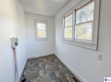 Bell Avenue, Campbellsville, Kentucky 42718, ,2 BathroomsBathrooms,For Sale,Bell Avenue,HK24003984