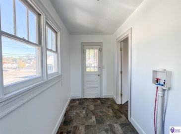 Bell Avenue, Campbellsville, Kentucky 42718, ,2 BathroomsBathrooms,For Sale,Bell Avenue,HK24003984