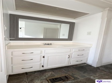 Bell Avenue, Campbellsville, Kentucky 42718, ,2 BathroomsBathrooms,For Sale,Bell Avenue,HK24003984