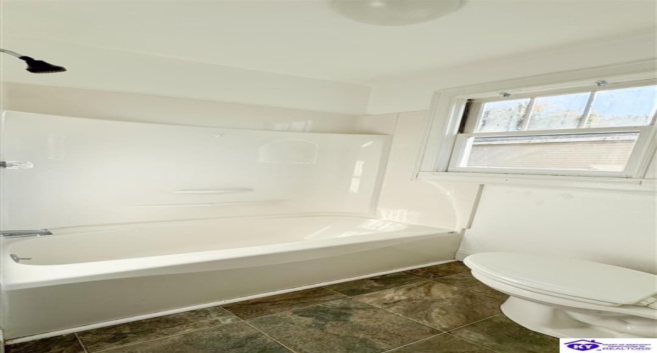 Bell Avenue, Campbellsville, Kentucky 42718, ,2 BathroomsBathrooms,For Sale,Bell Avenue,HK24003984