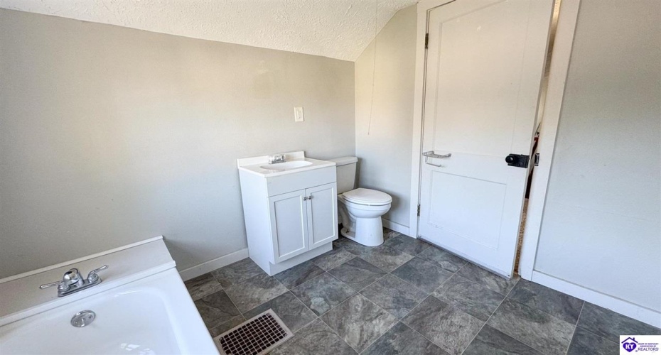 Bell Avenue, Campbellsville, Kentucky 42718, ,2 BathroomsBathrooms,For Sale,Bell Avenue,HK24003984