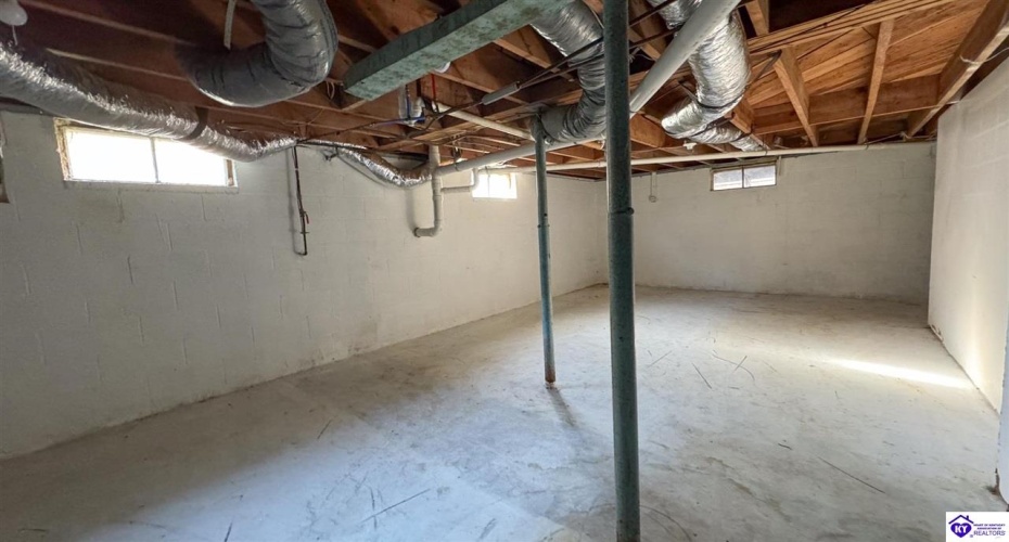 Bell Avenue, Campbellsville, Kentucky 42718, ,2 BathroomsBathrooms,For Sale,Bell Avenue,HK24003984