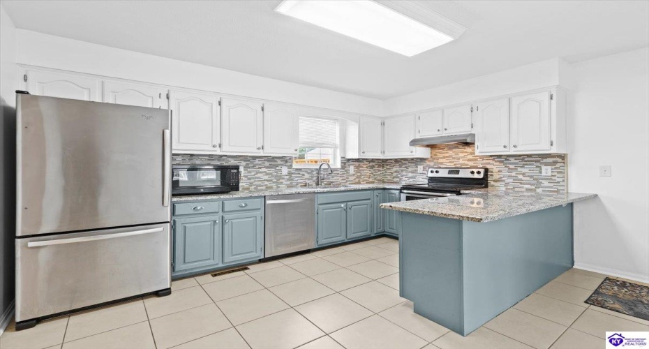 Oak Meadow Drive, Elizabethtown, Kentucky 42701, ,3 BathroomsBathrooms,For Sale,Oak Meadow Drive,HK24004362