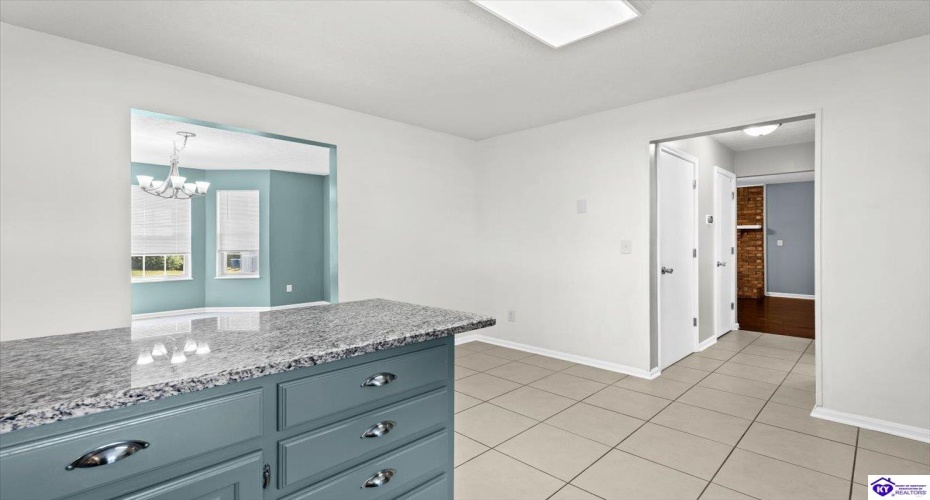 Oak Meadow Drive, Elizabethtown, Kentucky 42701, ,3 BathroomsBathrooms,For Sale,Oak Meadow Drive,HK24004362