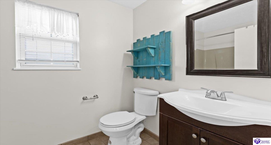 Oak Meadow Drive, Elizabethtown, Kentucky 42701, ,3 BathroomsBathrooms,For Sale,Oak Meadow Drive,HK24004362