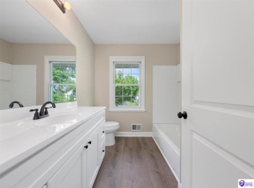 Cedar Ridge Rd, Bowling Green, Kentucky 42101, ,2 BathroomsBathrooms,For Sale,Cedar Ridge Rd,HK24004363