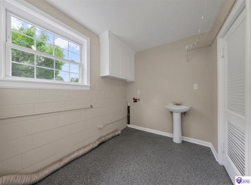 Cedar Ridge Rd, Bowling Green, Kentucky 42101, ,2 BathroomsBathrooms,For Sale,Cedar Ridge Rd,HK24004363