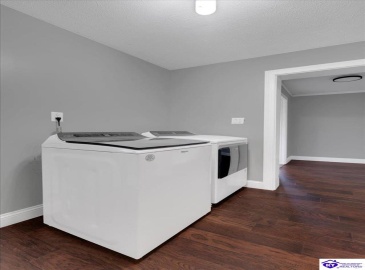 L and N Turnpike, Magnolia, Kentucky 42757, ,2 BathroomsBathrooms,For Sale,L and N Turnpike,HK24003467