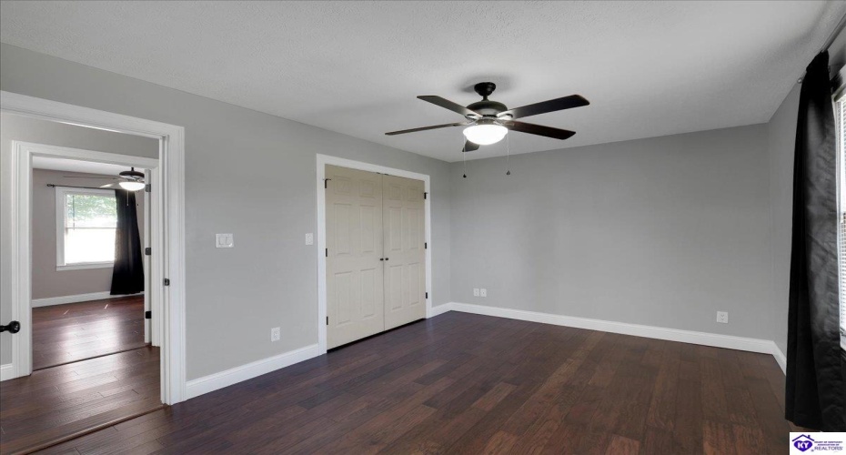 L and N Turnpike, Magnolia, Kentucky 42757, ,2 BathroomsBathrooms,For Sale,L and N Turnpike,HK24003467