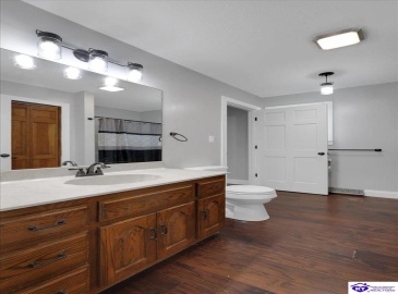 L and N Turnpike, Magnolia, Kentucky 42757, ,2 BathroomsBathrooms,For Sale,L and N Turnpike,HK24003467