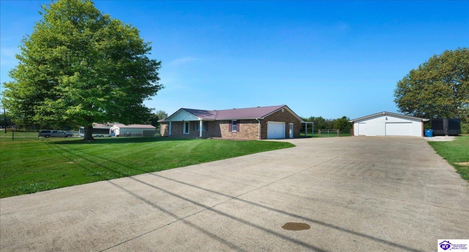 L and N Turnpike, Magnolia, Kentucky 42757, ,2 BathroomsBathrooms,For Sale,L and N Turnpike,HK24003467