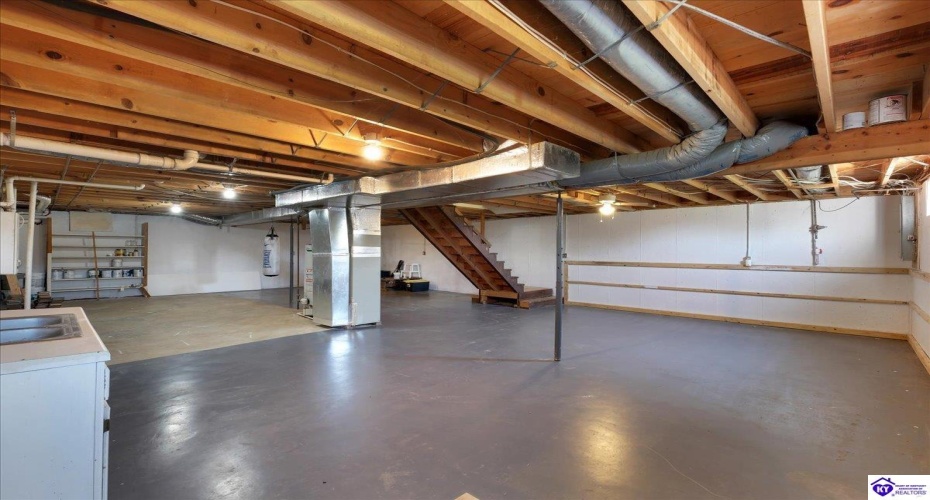 L and N Turnpike, Magnolia, Kentucky 42757, ,2 BathroomsBathrooms,For Sale,L and N Turnpike,HK24003467