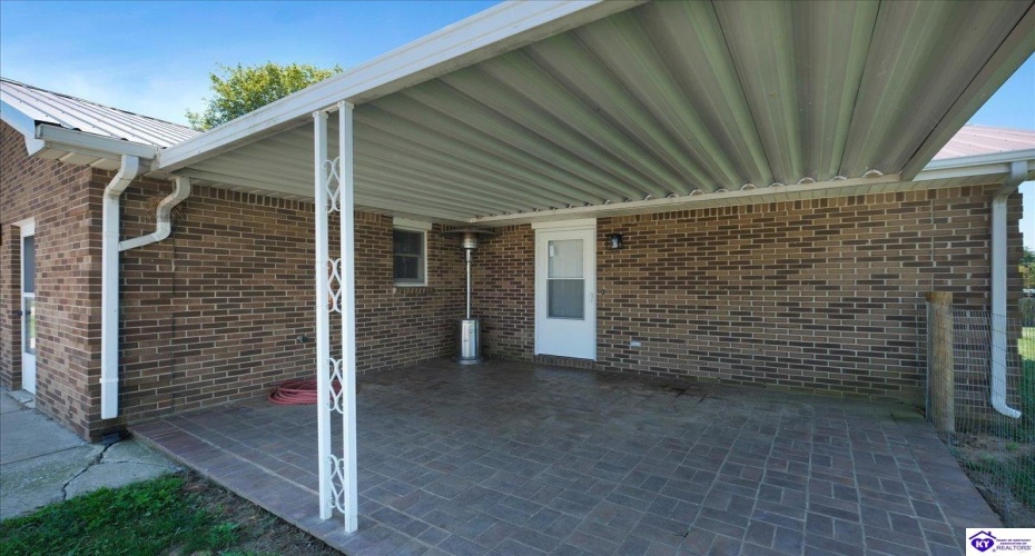 L and N Turnpike, Magnolia, Kentucky 42757, ,2 BathroomsBathrooms,For Sale,L and N Turnpike,HK24003467