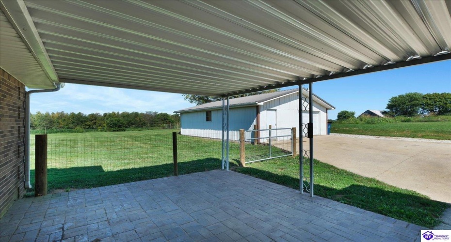 L and N Turnpike, Magnolia, Kentucky 42757, ,2 BathroomsBathrooms,For Sale,L and N Turnpike,HK24003467