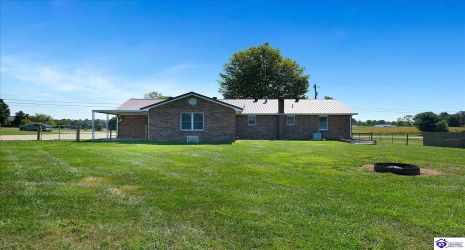 L and N Turnpike, Magnolia, Kentucky 42757, ,2 BathroomsBathrooms,For Sale,L and N Turnpike,HK24003467