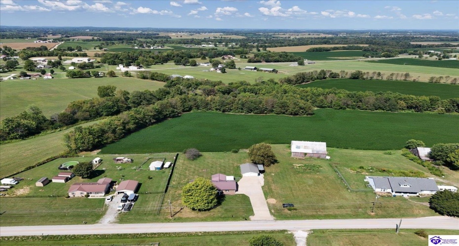 L and N Turnpike, Magnolia, Kentucky 42757, ,2 BathroomsBathrooms,For Sale,L and N Turnpike,HK24003467