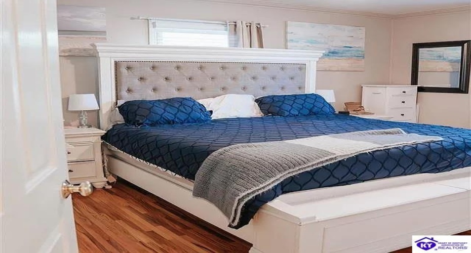 Park Lane, Elizabethtown, Kentucky 42701, ,3 BathroomsBathrooms,For Sale,Park Lane,HK24004318