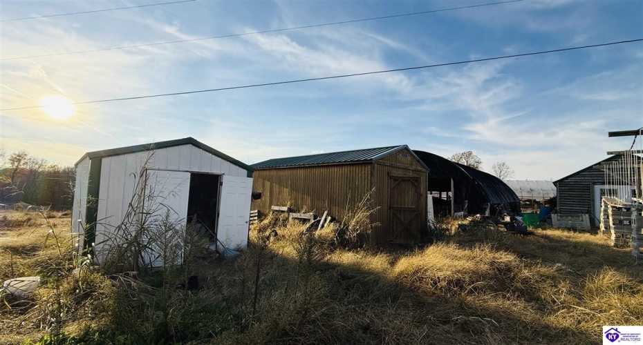 Hodgenville Road, Greensburg, Kentucky 42743, ,2 BathroomsBathrooms,For Sale,Hodgenville Road,HK24004366