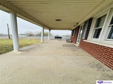 Hodgenville Road, Greensburg, Kentucky 42743, ,2 BathroomsBathrooms,For Sale,Hodgenville Road,HK24004366