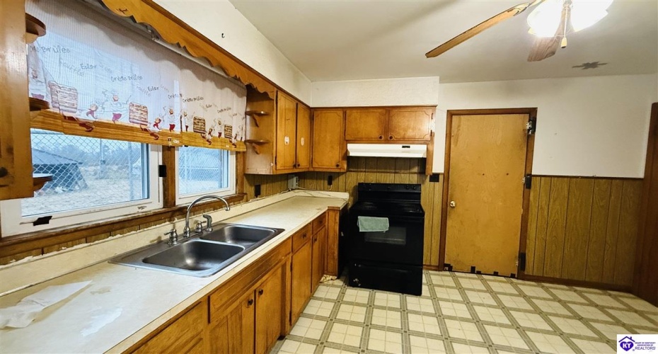 Hodgenville Road, Greensburg, Kentucky 42743, ,2 BathroomsBathrooms,For Sale,Hodgenville Road,HK24004366