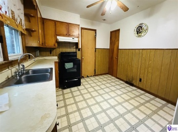 Hodgenville Road, Greensburg, Kentucky 42743, ,2 BathroomsBathrooms,For Sale,Hodgenville Road,HK24004366