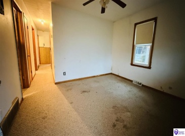 Hodgenville Road, Greensburg, Kentucky 42743, ,2 BathroomsBathrooms,For Sale,Hodgenville Road,HK24004366