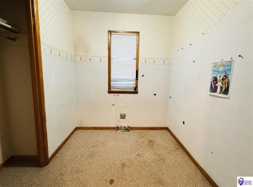 Hodgenville Road, Greensburg, Kentucky 42743, ,2 BathroomsBathrooms,For Sale,Hodgenville Road,HK24004366