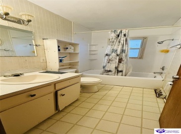 Hodgenville Road, Greensburg, Kentucky 42743, ,2 BathroomsBathrooms,For Sale,Hodgenville Road,HK24004366