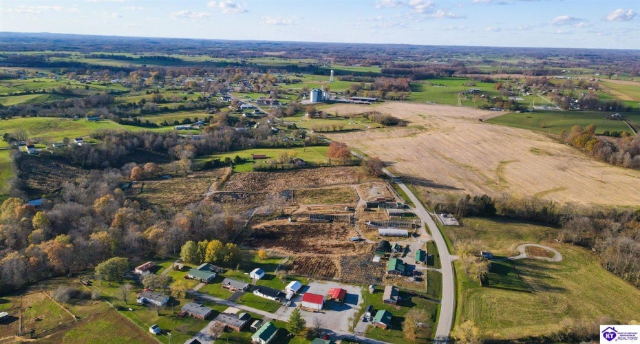 Hodgenville Road, Greensburg, Kentucky 42743, ,2 BathroomsBathrooms,For Sale,Hodgenville Road,HK24004366