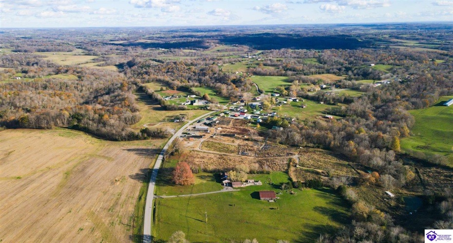 Hodgenville Road, Greensburg, Kentucky 42743, ,2 BathroomsBathrooms,For Sale,Hodgenville Road,HK24004366