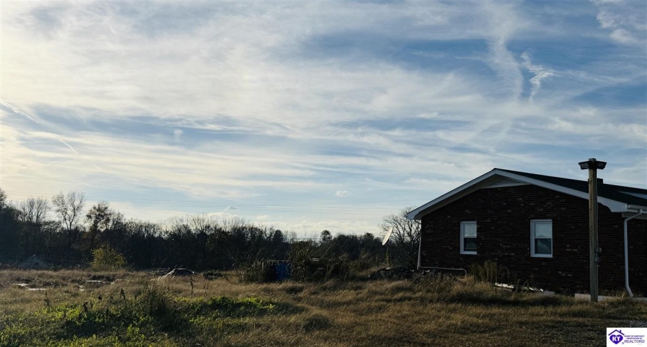 Hodgenville Road, Greensburg, Kentucky 42743, ,2 BathroomsBathrooms,For Sale,Hodgenville Road,HK24004366