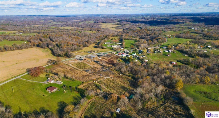 Hodgenville Road, Greensburg, Kentucky 42743, ,2 BathroomsBathrooms,For Sale,Hodgenville Road,HK24004366