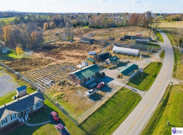 Hodgenville Road, Greensburg, Kentucky 42743, ,2 BathroomsBathrooms,For Sale,Hodgenville Road,HK24004366