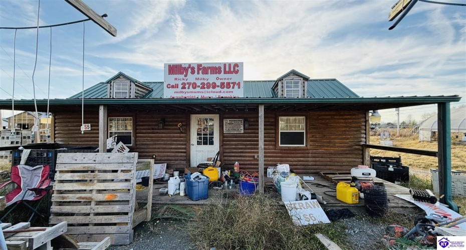 Hodgenville Road, Greensburg, Kentucky 42743, ,2 BathroomsBathrooms,For Sale,Hodgenville Road,HK24004366