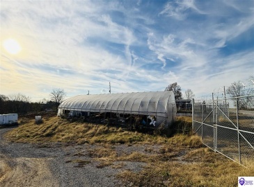 Hodgenville Road, Greensburg, Kentucky 42743, ,2 BathroomsBathrooms,For Sale,Hodgenville Road,HK24004366