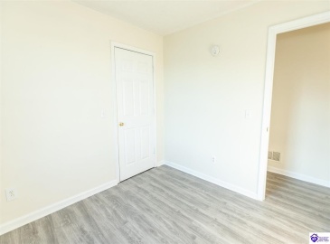 Miller Avenue, Radcliff, Kentucky 40160, ,1 BathroomBathrooms,For Sale,Miller Avenue,HK24003815