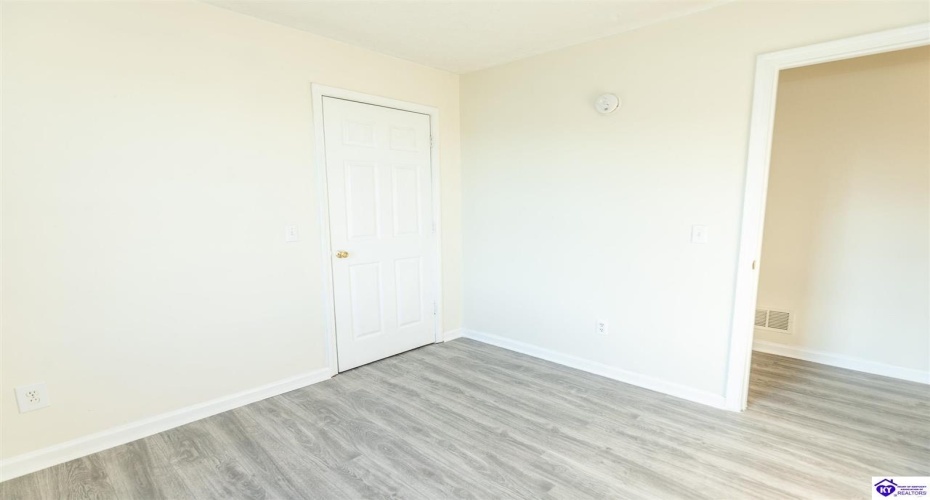 Miller Avenue, Radcliff, Kentucky 40160, ,1 BathroomBathrooms,For Sale,Miller Avenue,HK24003815