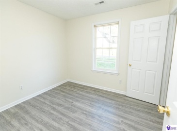 Miller Avenue, Radcliff, Kentucky 40160, ,1 BathroomBathrooms,For Sale,Miller Avenue,HK24003815