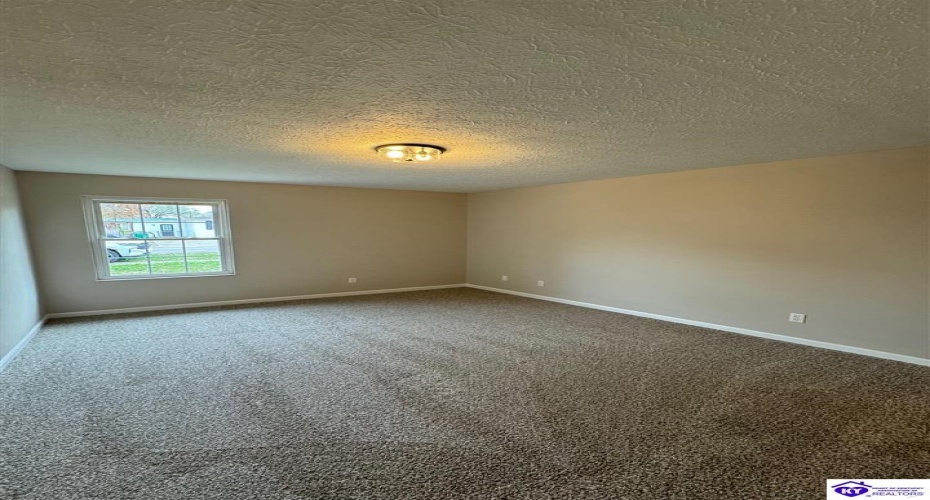 Vonoa Drive, Radcliff, Kentucky 40160, ,2 BathroomsBathrooms,For Sale,Vonoa Drive,HK24004369