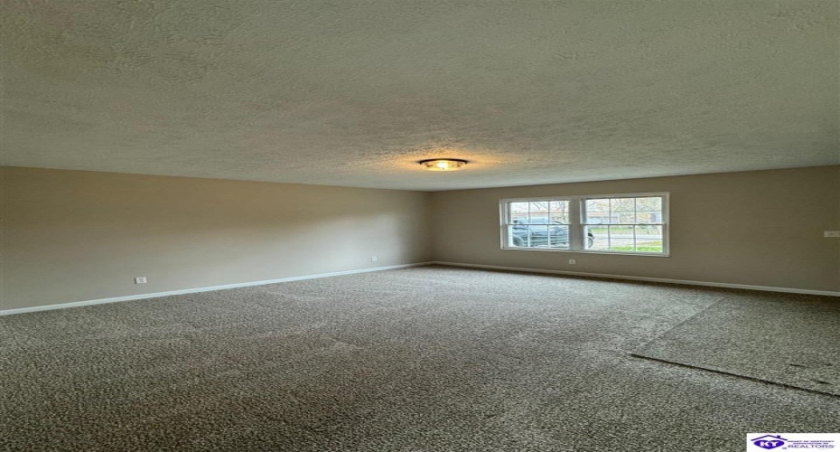 Vonoa Drive, Radcliff, Kentucky 40160, ,2 BathroomsBathrooms,For Sale,Vonoa Drive,HK24004369